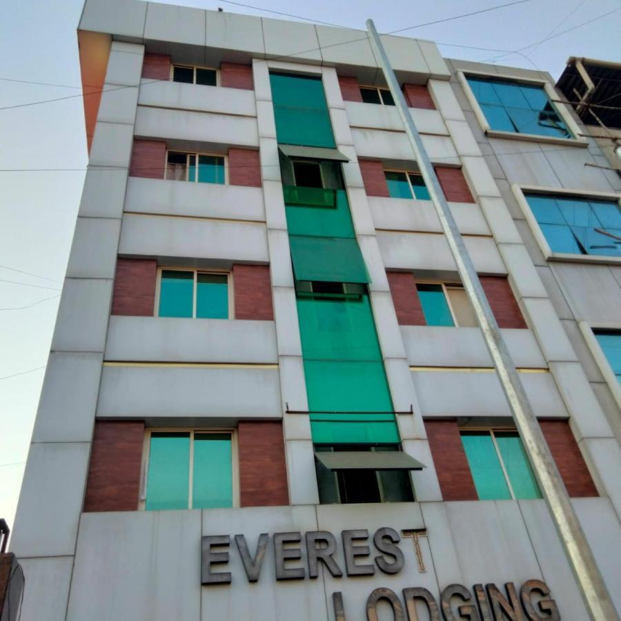 Hotel Everest Lodging Navi Mumbai Extérieur photo