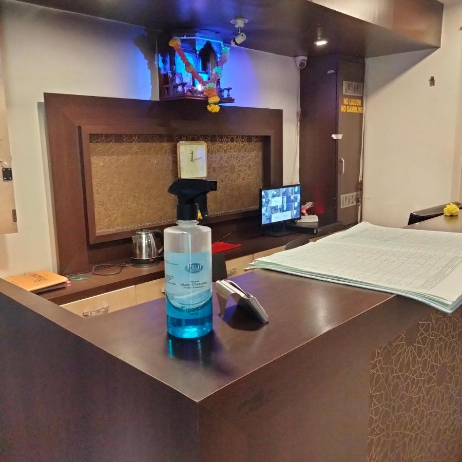 Hotel Everest Lodging Navi Mumbai Extérieur photo