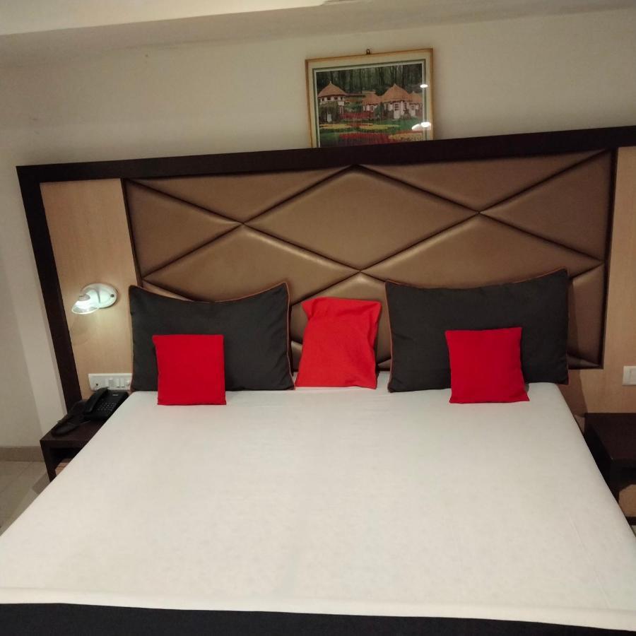 Hotel Everest Lodging Navi Mumbai Extérieur photo