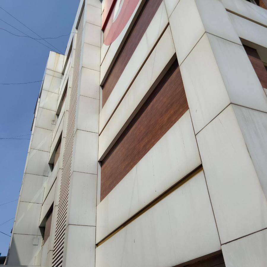 Hotel Everest Lodging Navi Mumbai Extérieur photo