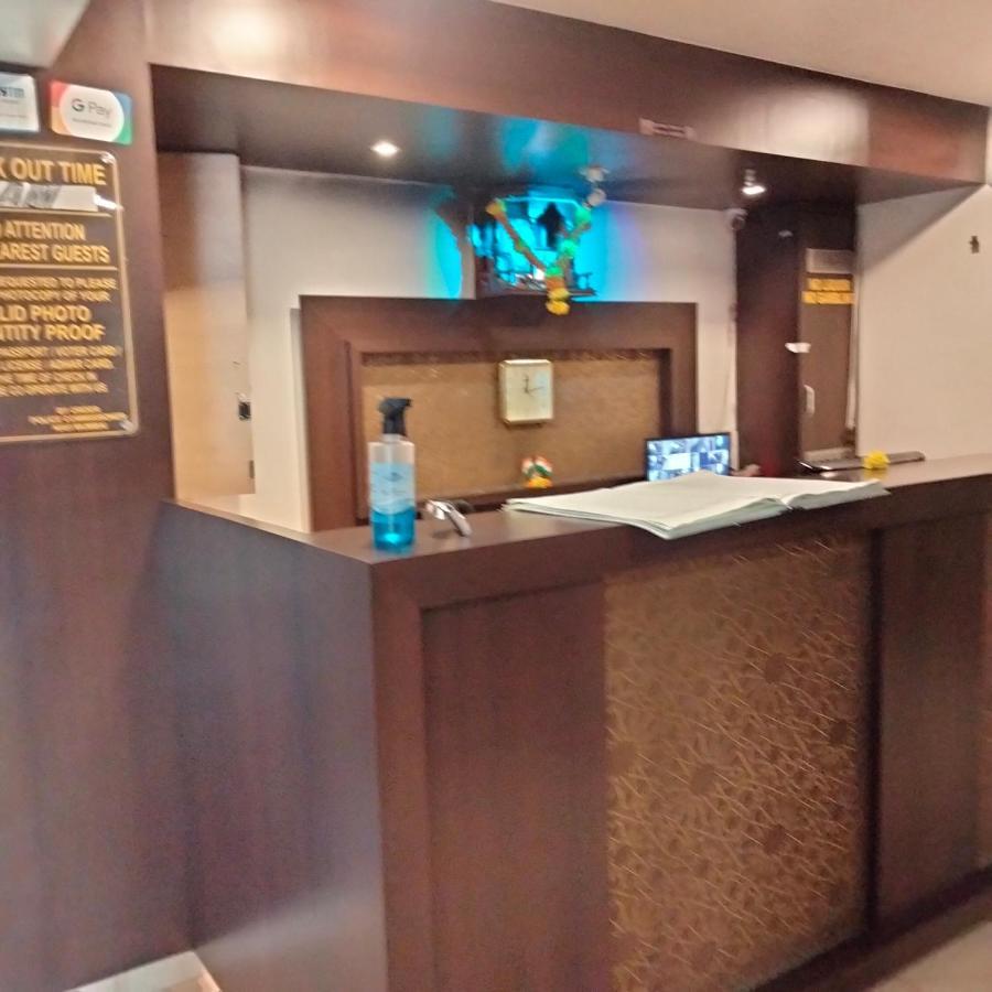 Hotel Everest Lodging Navi Mumbai Extérieur photo