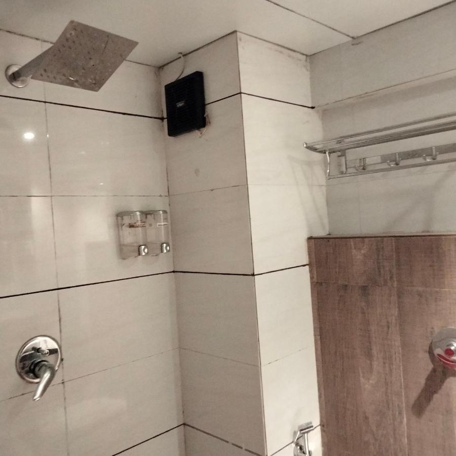 Hotel Everest Lodging Navi Mumbai Extérieur photo