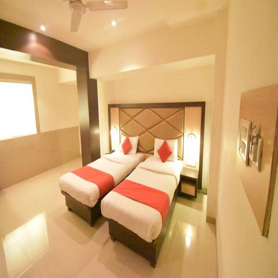 Hotel Everest Lodging Navi Mumbai Extérieur photo