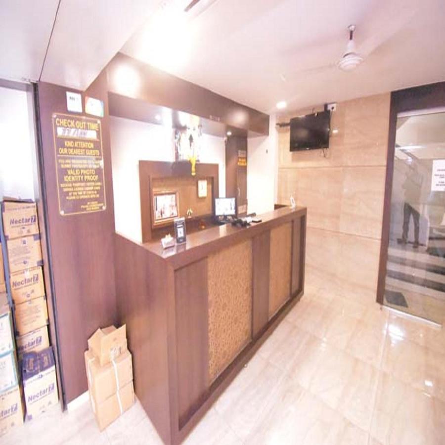 Hotel Everest Lodging Navi Mumbai Extérieur photo