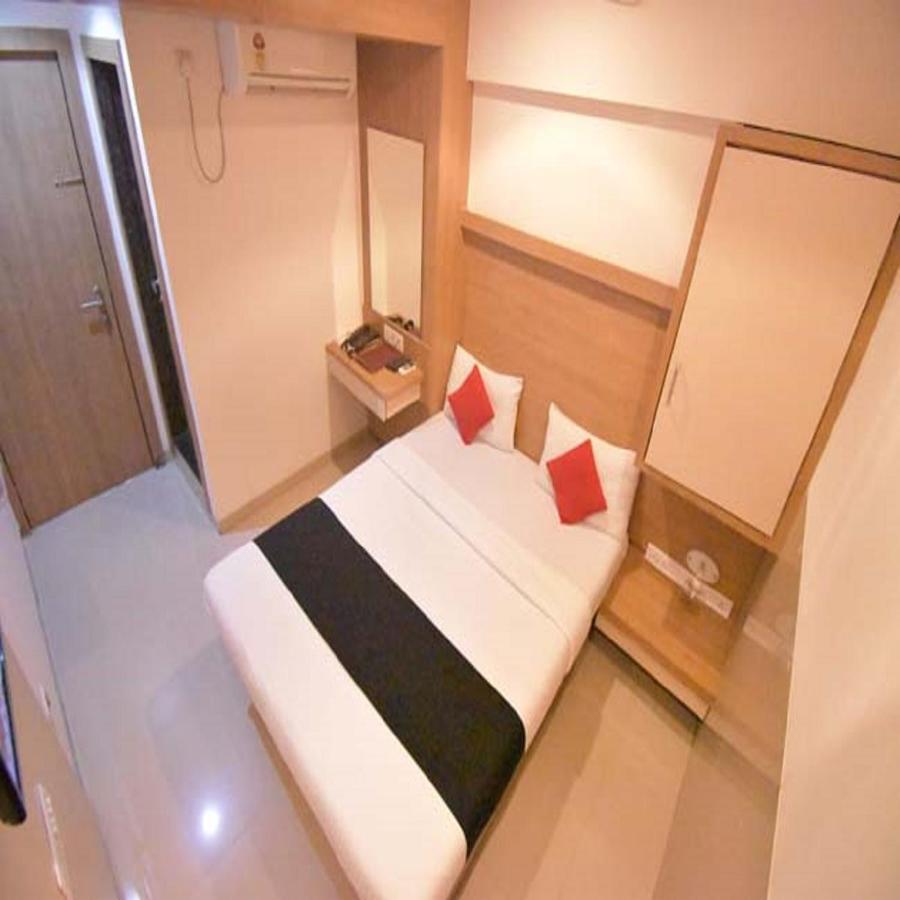 Hotel Everest Lodging Navi Mumbai Extérieur photo