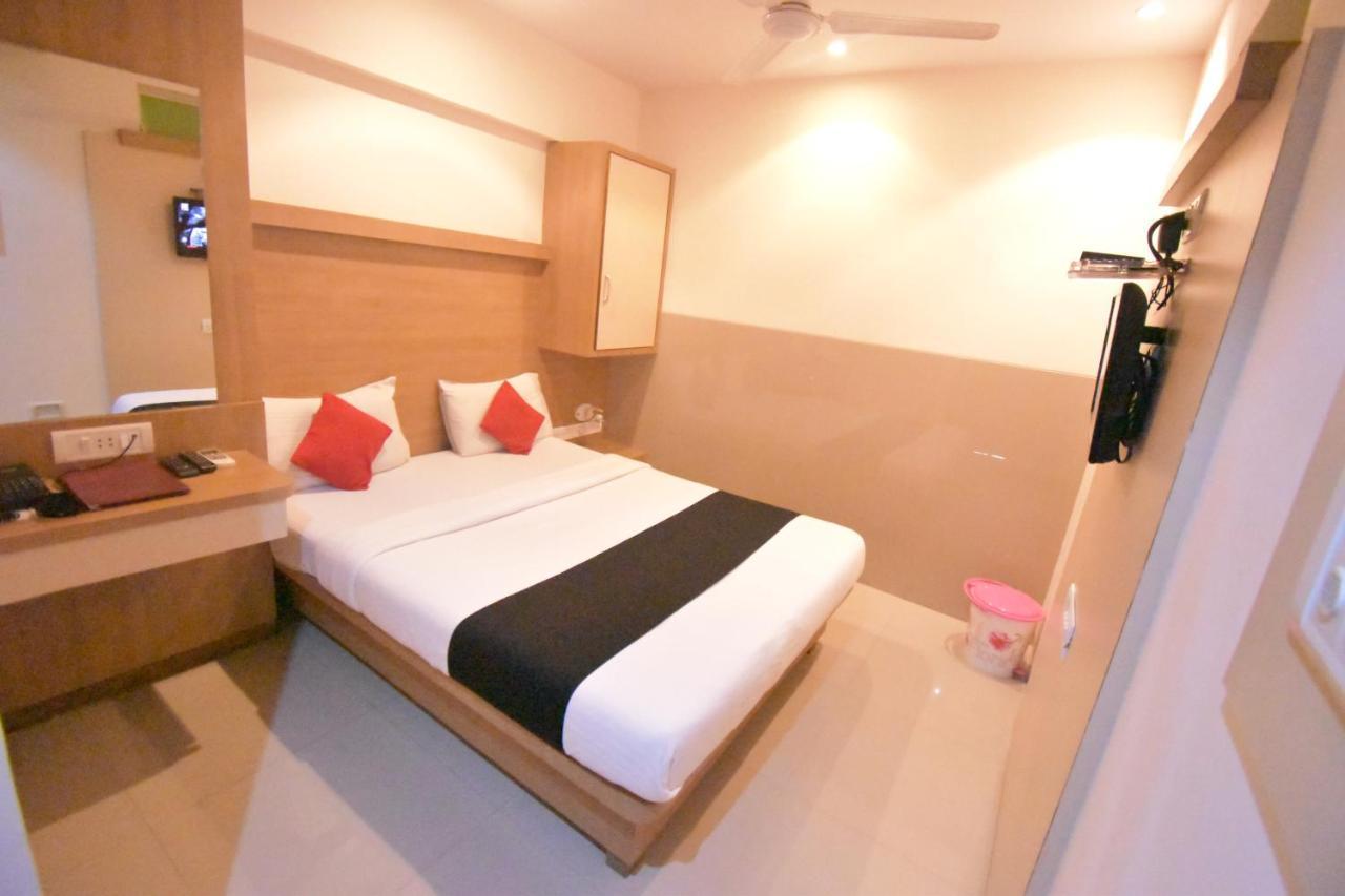 Hotel Everest Lodging Navi Mumbai Extérieur photo