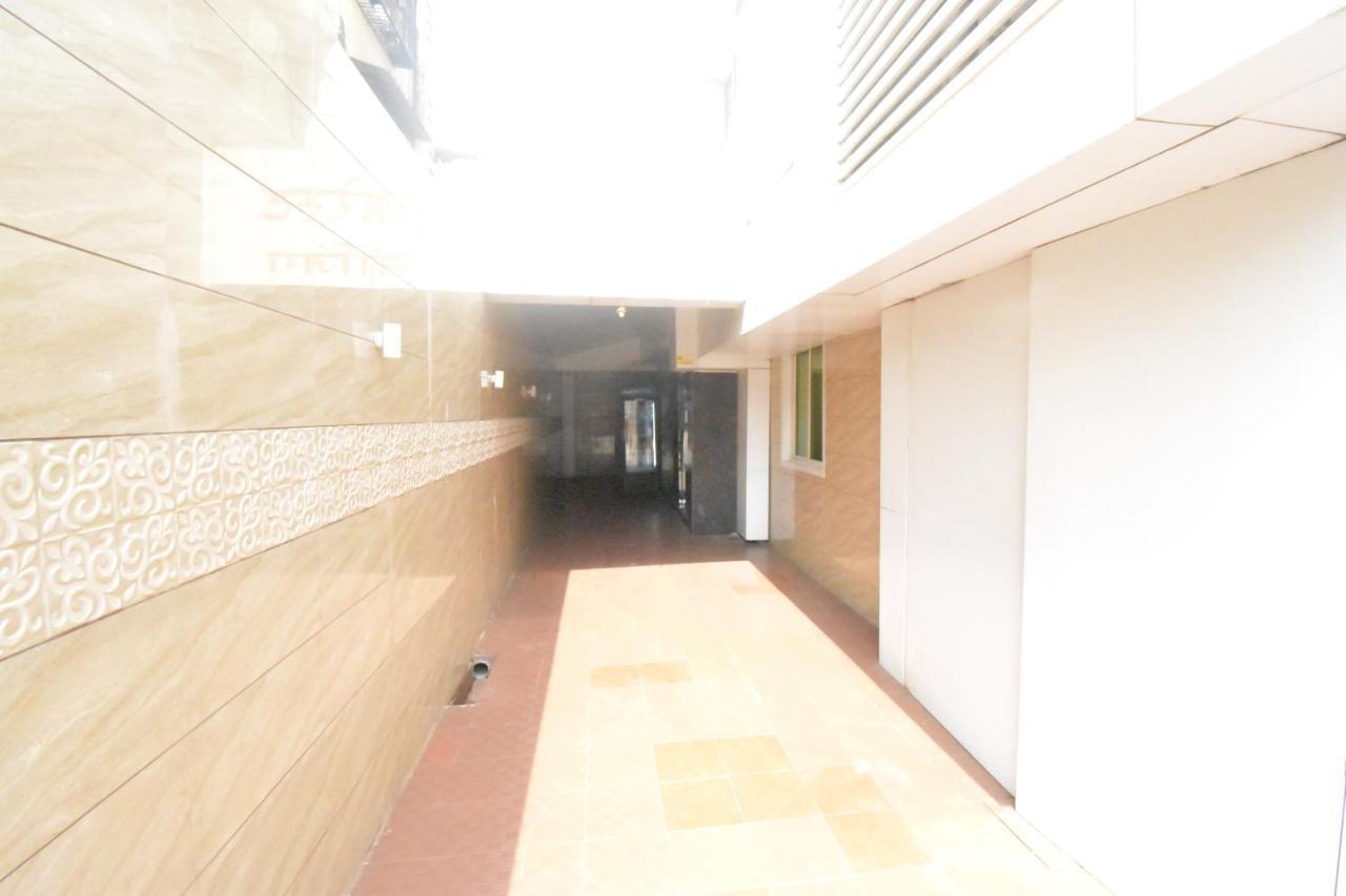 Hotel Everest Lodging Navi Mumbai Extérieur photo