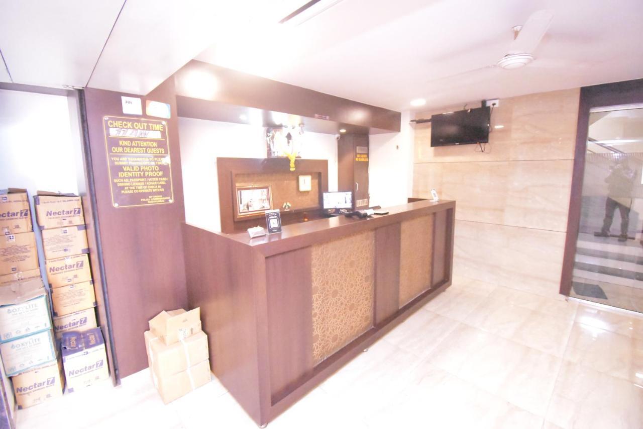 Hotel Everest Lodging Navi Mumbai Extérieur photo